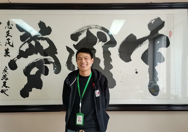 多宝注册网（中国区）首页垡头店长彭森：眼是狗熊，手是英雄，与其抱怨，不如实干